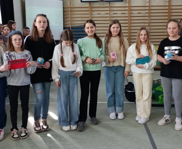 Wyróżnieni w 4b - powiększ